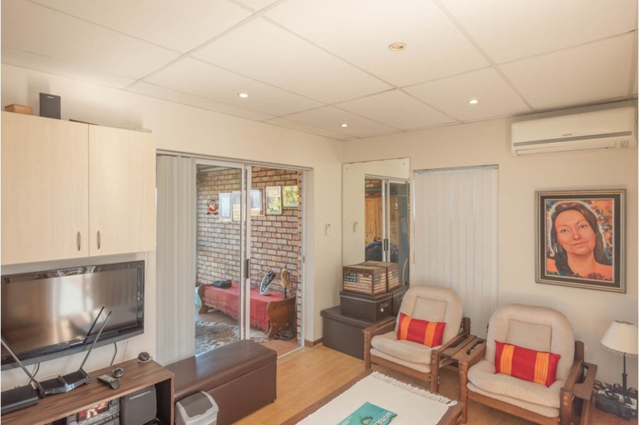 6 Bedroom Property for Sale in Humerail Eastern Cape